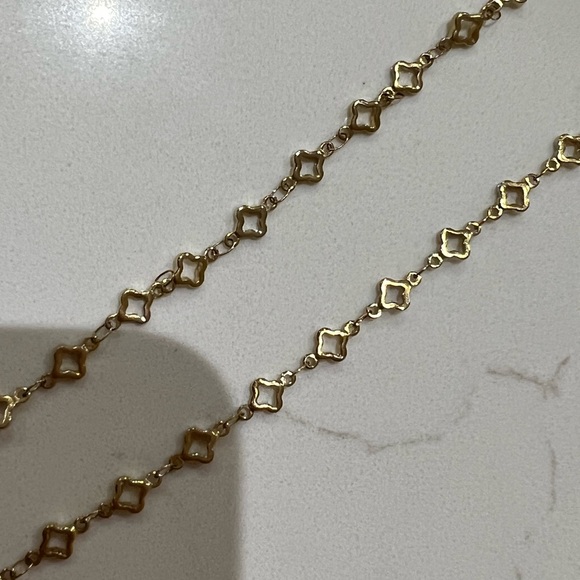 Brandy Clover necklace - Picture 2 of 2